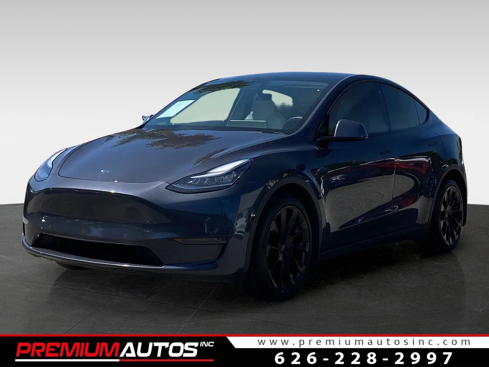 Used 2021 Tesla Model Y Long Range AWD/4WD image 1