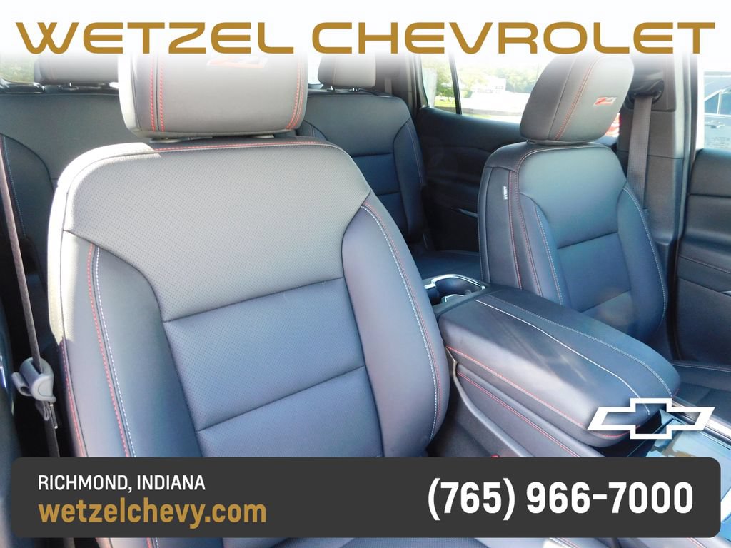 Used 2025 Chevrolet Traverse Z71 w/ Driver Confidence Package AWD/4WD image 19