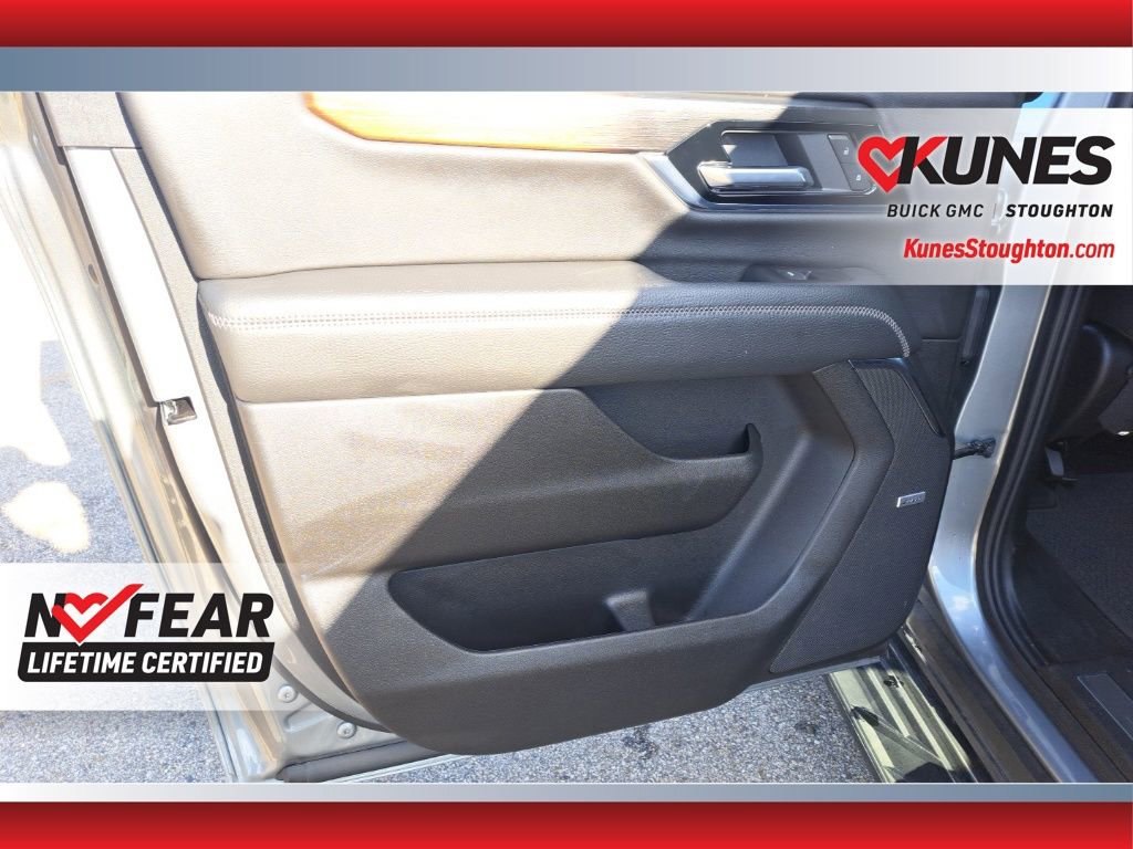 Used 2025 GMC Yukon XL Denali image 35