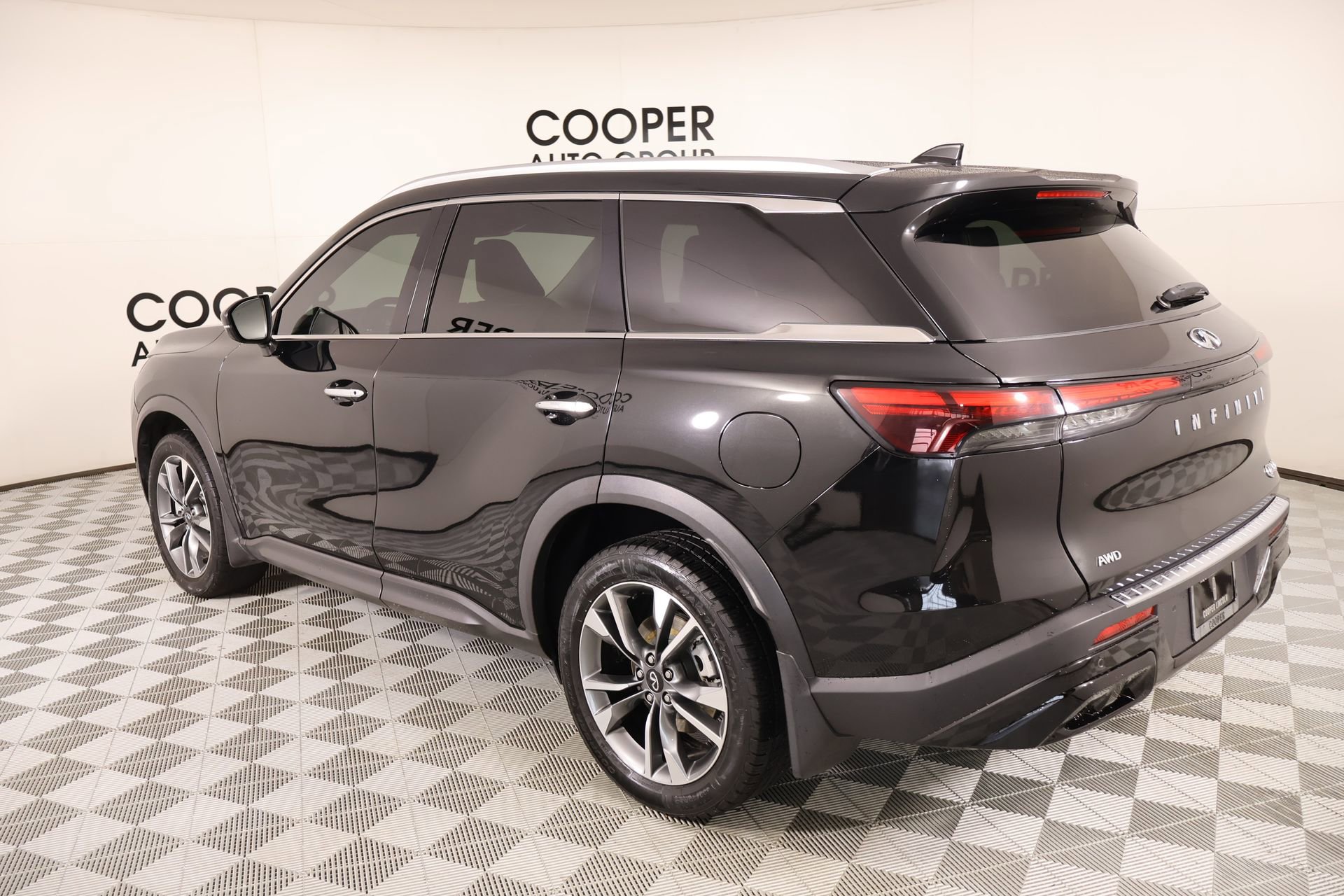 Used 2023 INFINITI QX60 Luxe AWD/4WD image 24