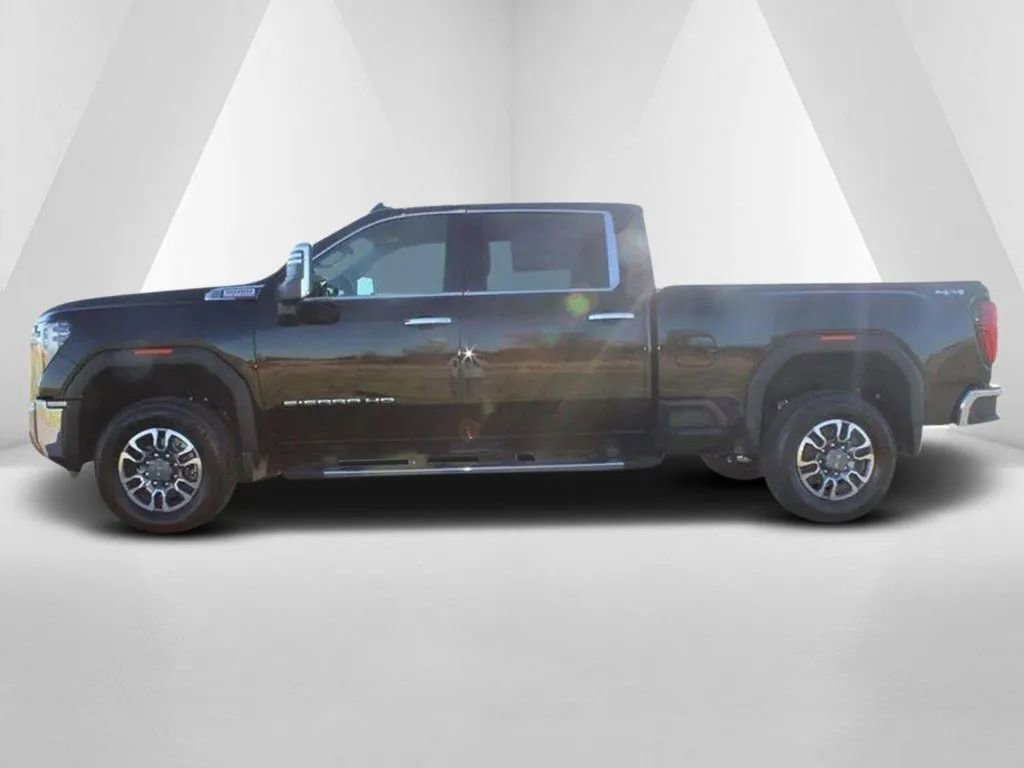 New 2026 GMC Sierra 3500 SLT image 4
