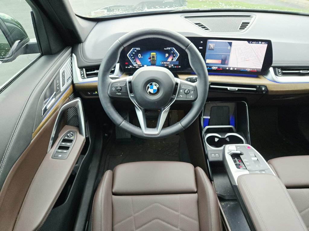 Used 2025 BMW X1 xDrive28i AWD/4WD image 11