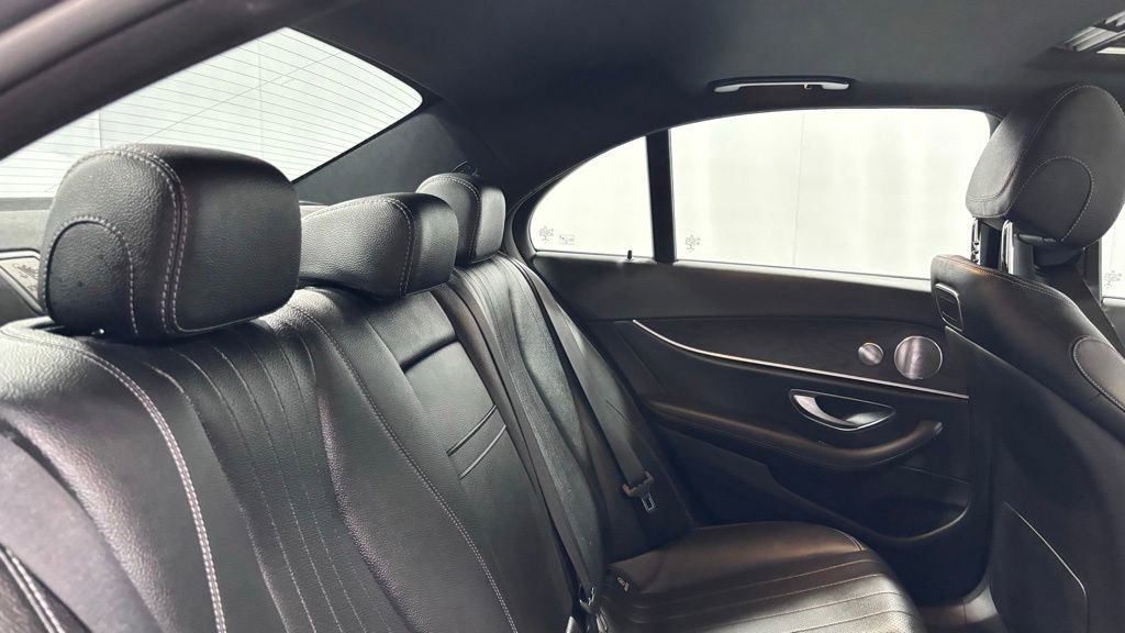 Used 2019 Mercedes-Benz E 300 4MATIC image 25