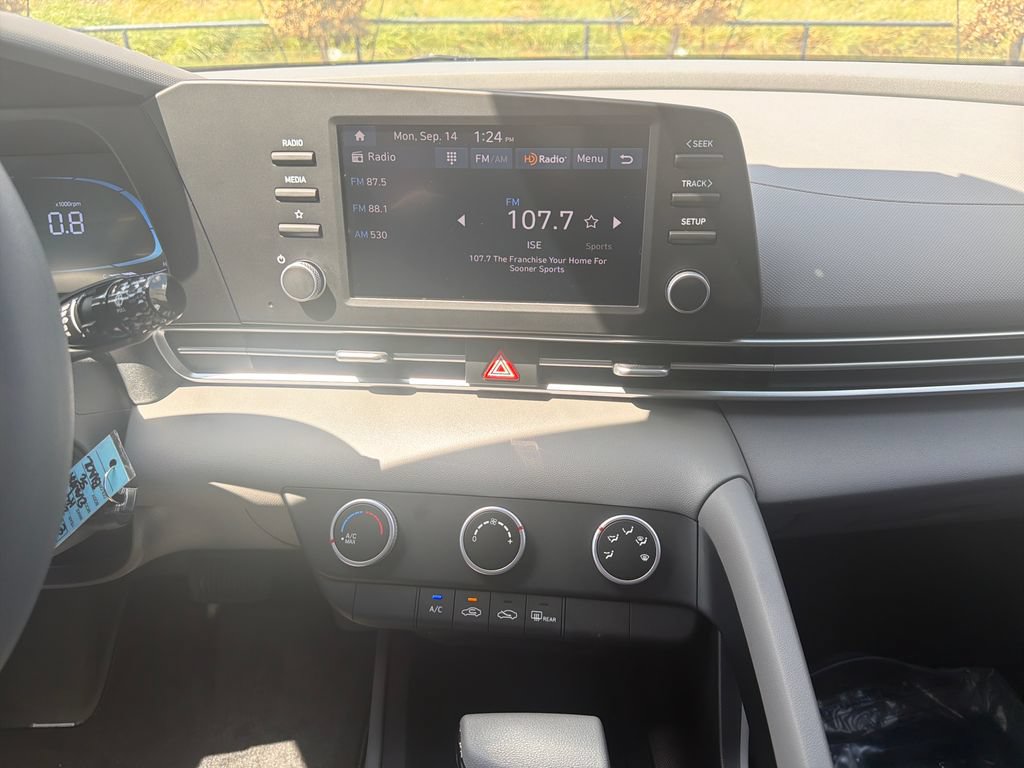 New 2026 Hyundai Elantra SE FWD image 29