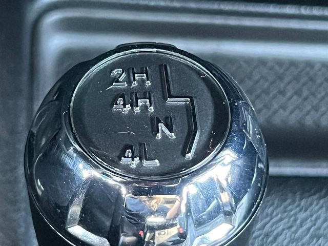 Used 2016 Jeep Wrangler Unlimited Sahara AWD/4WD image 27