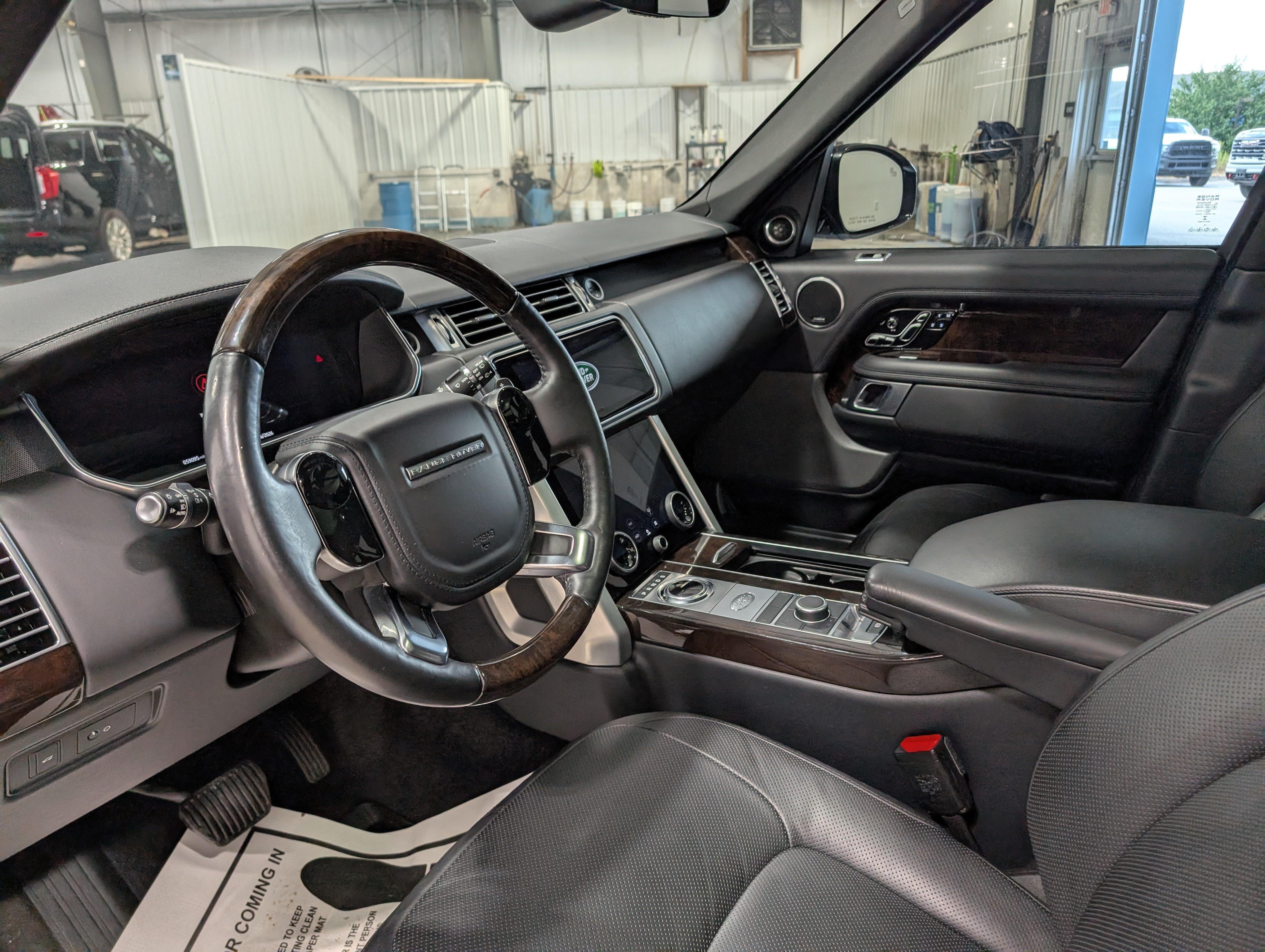 Used 2019 Land Rover Range Rover Long Wheelbase Supercharged AWD/4WD image 12
