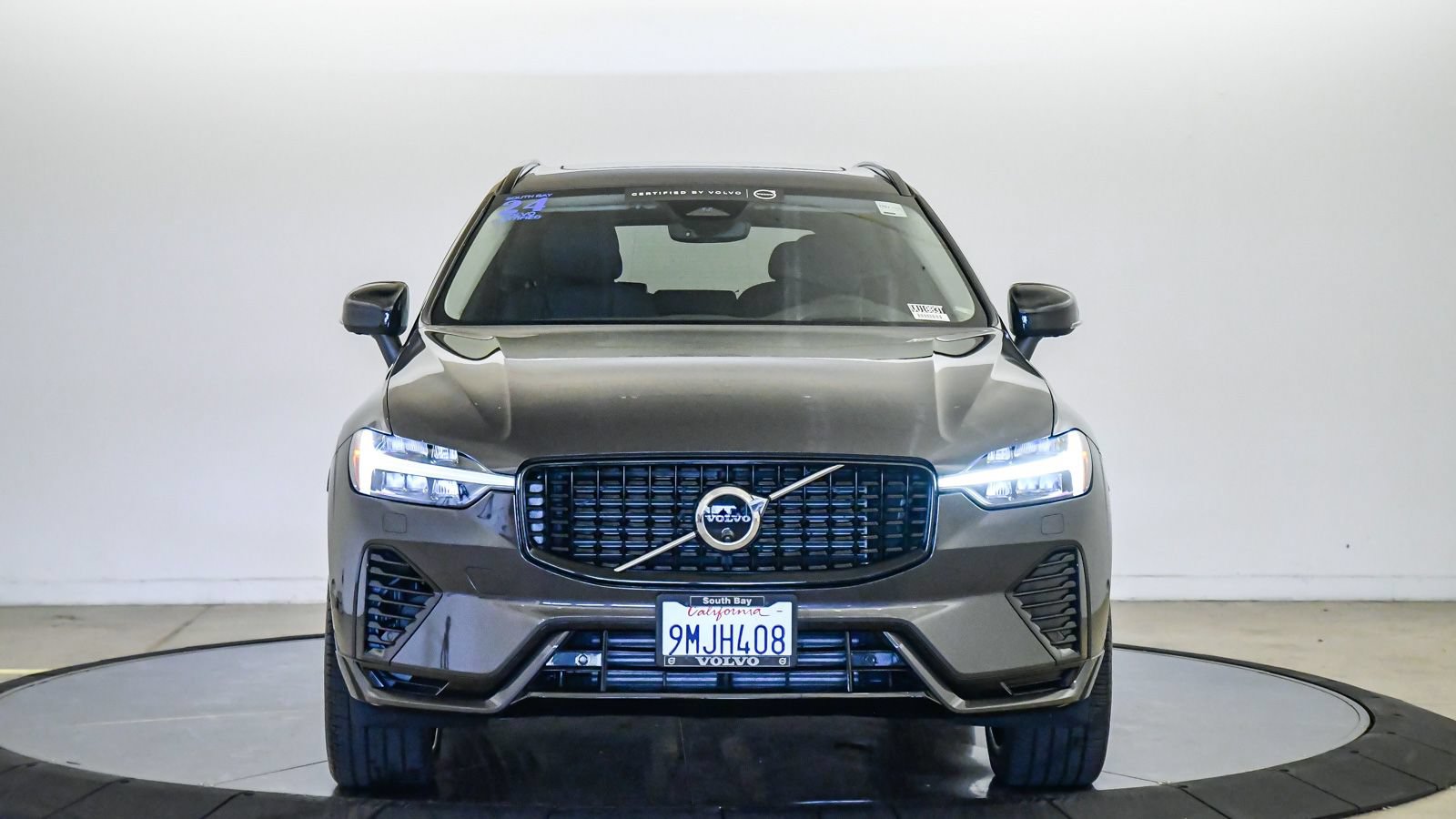 Certified 2024 Volvo XC60 T8 Ultimate w/ Protection Package Premier AWD/4WD image 7