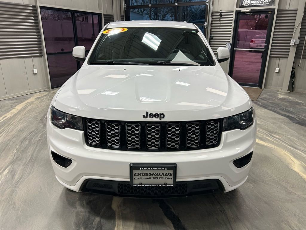 Used 2019 Jeep Grand Cherokee Altitude image 37