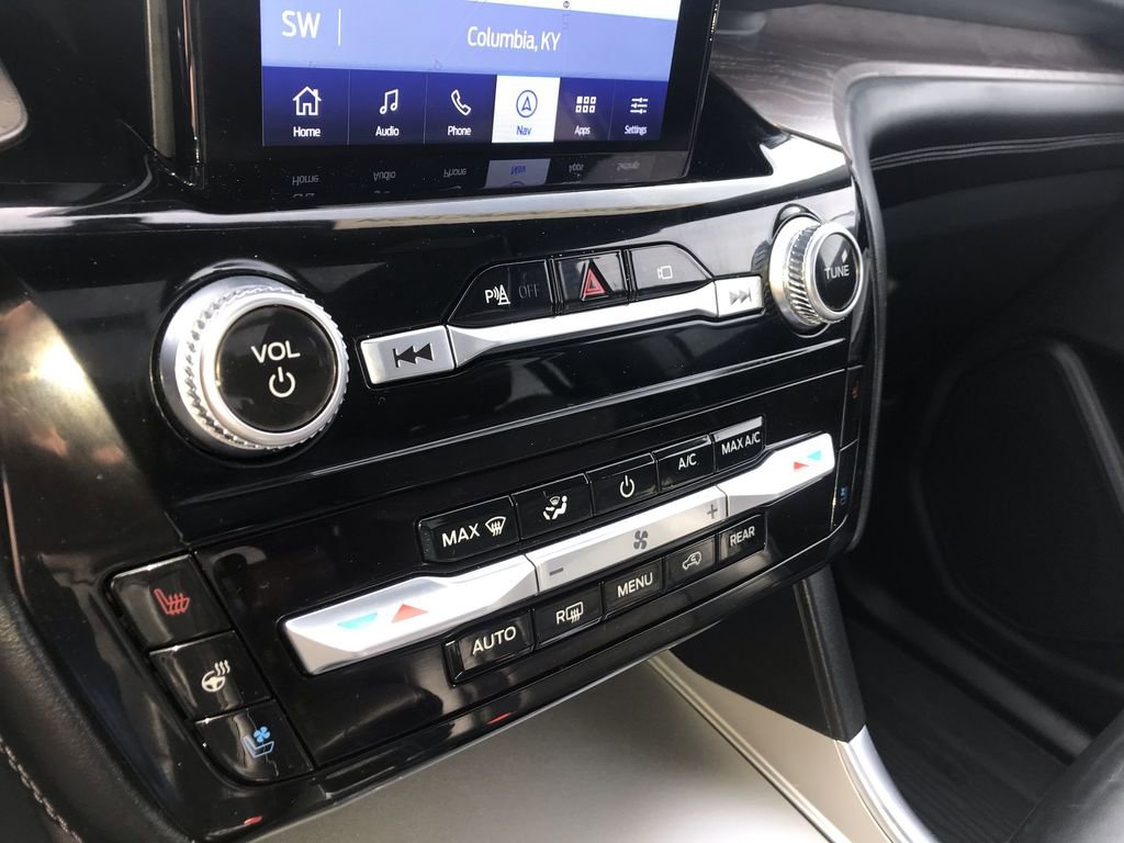 Used 2023 Ford Explorer Platinum w/ Technology Package image 19