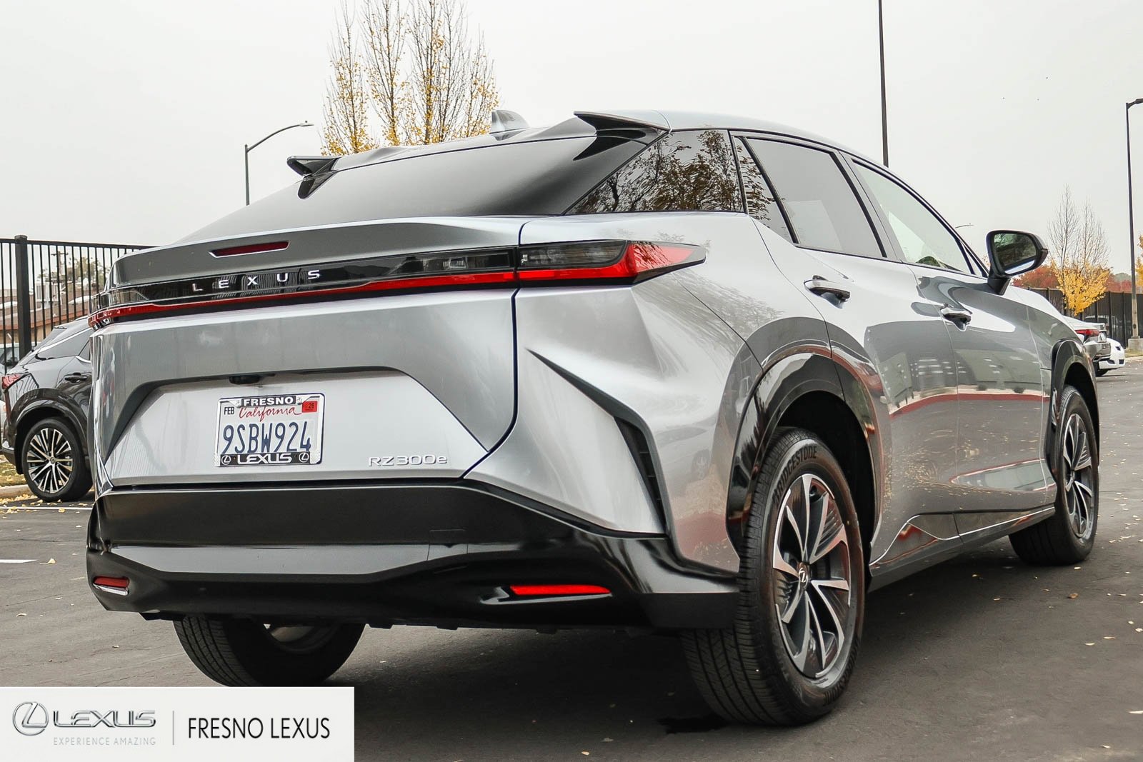 Used 2025 Lexus RZ 300e image 6