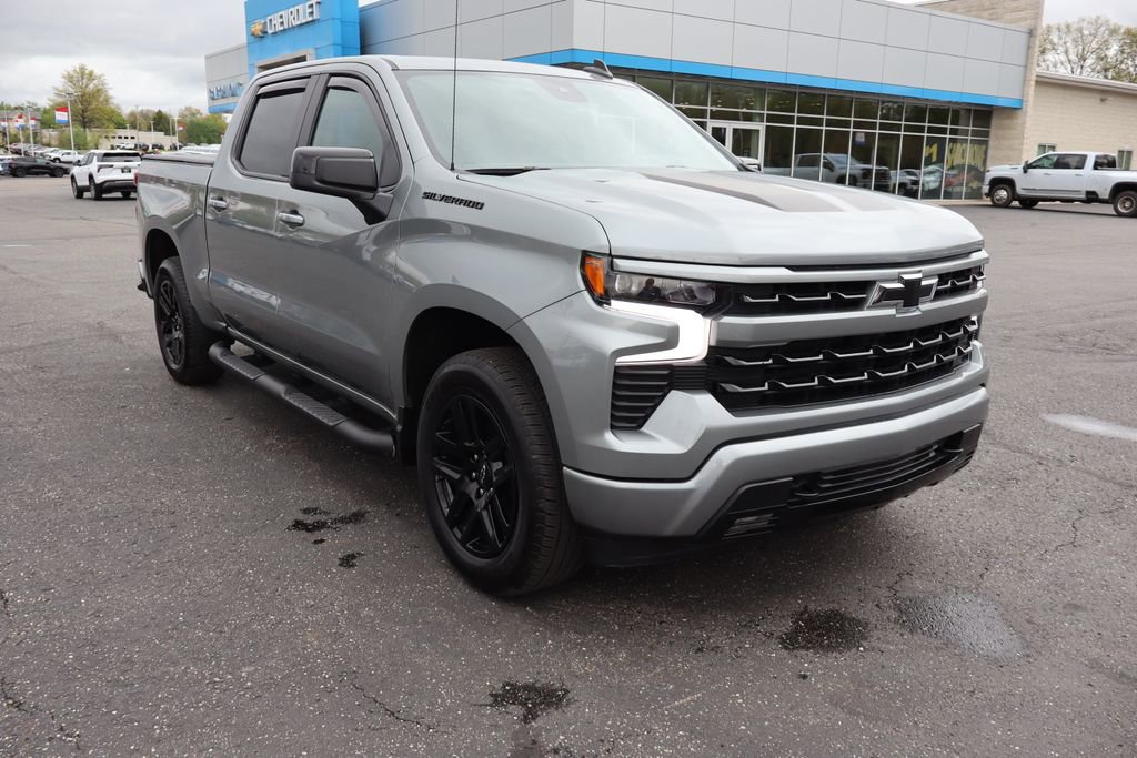 Used 2023 Chevrolet Silverado 1500 RST w/ Rally Edition AWD/4WD image 2