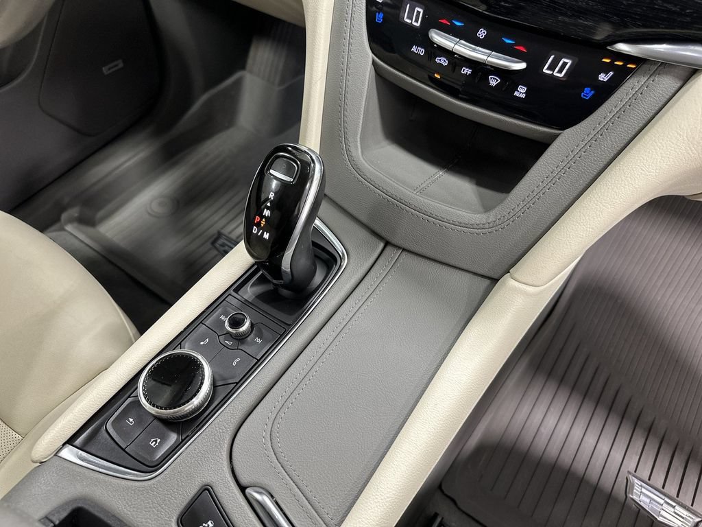 Used 2020 Cadillac XT6 Premium Luxury FWD image 21