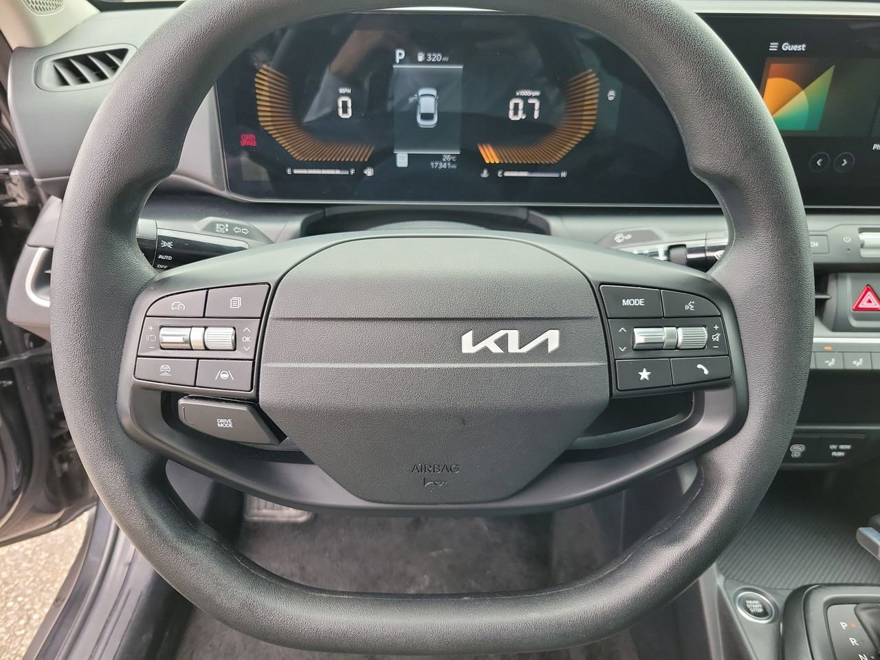Used 2025 Kia K4 LXS image 17
