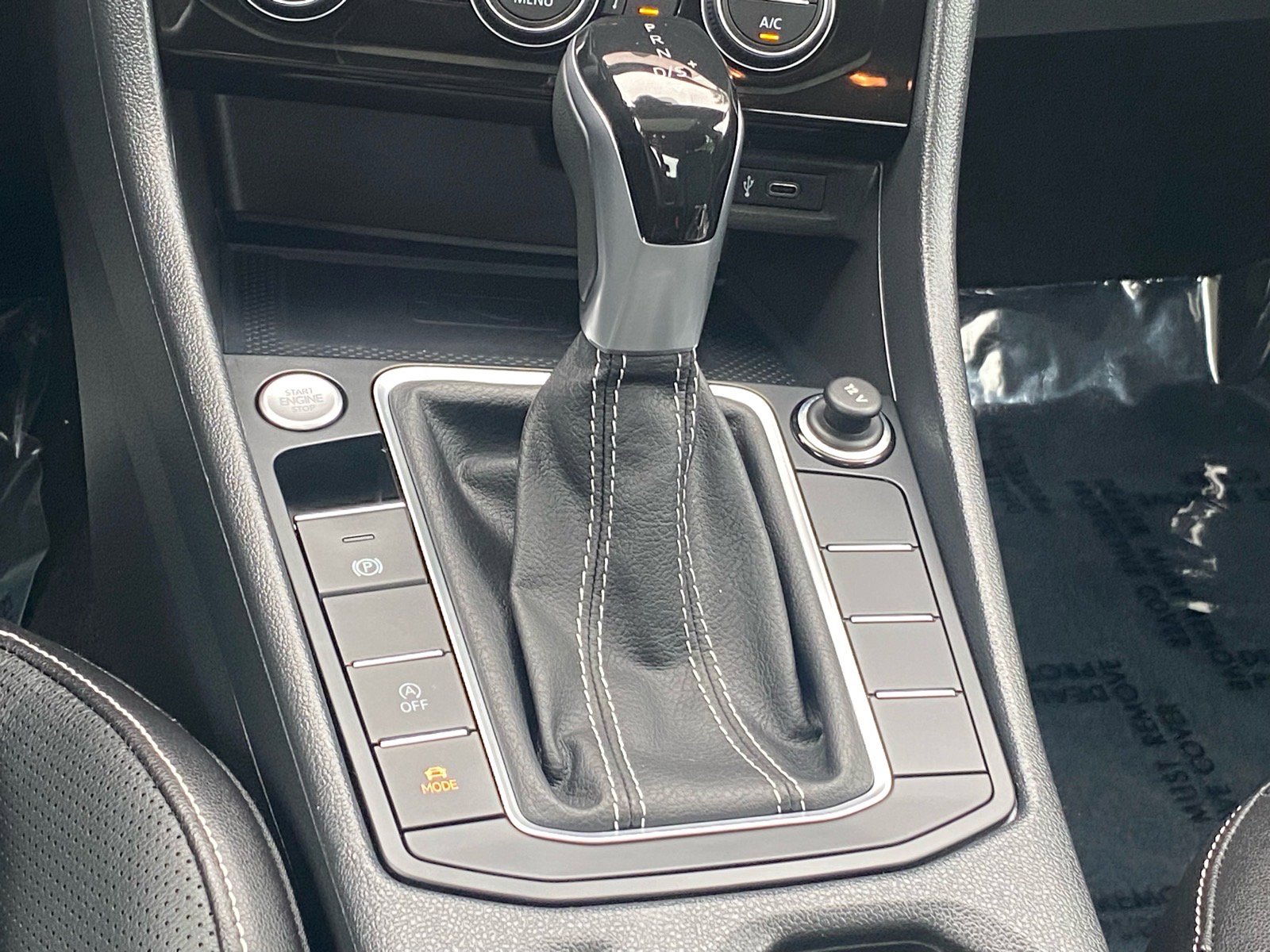 Certified 2022 Volkswagen Jetta SEL FWD image 11