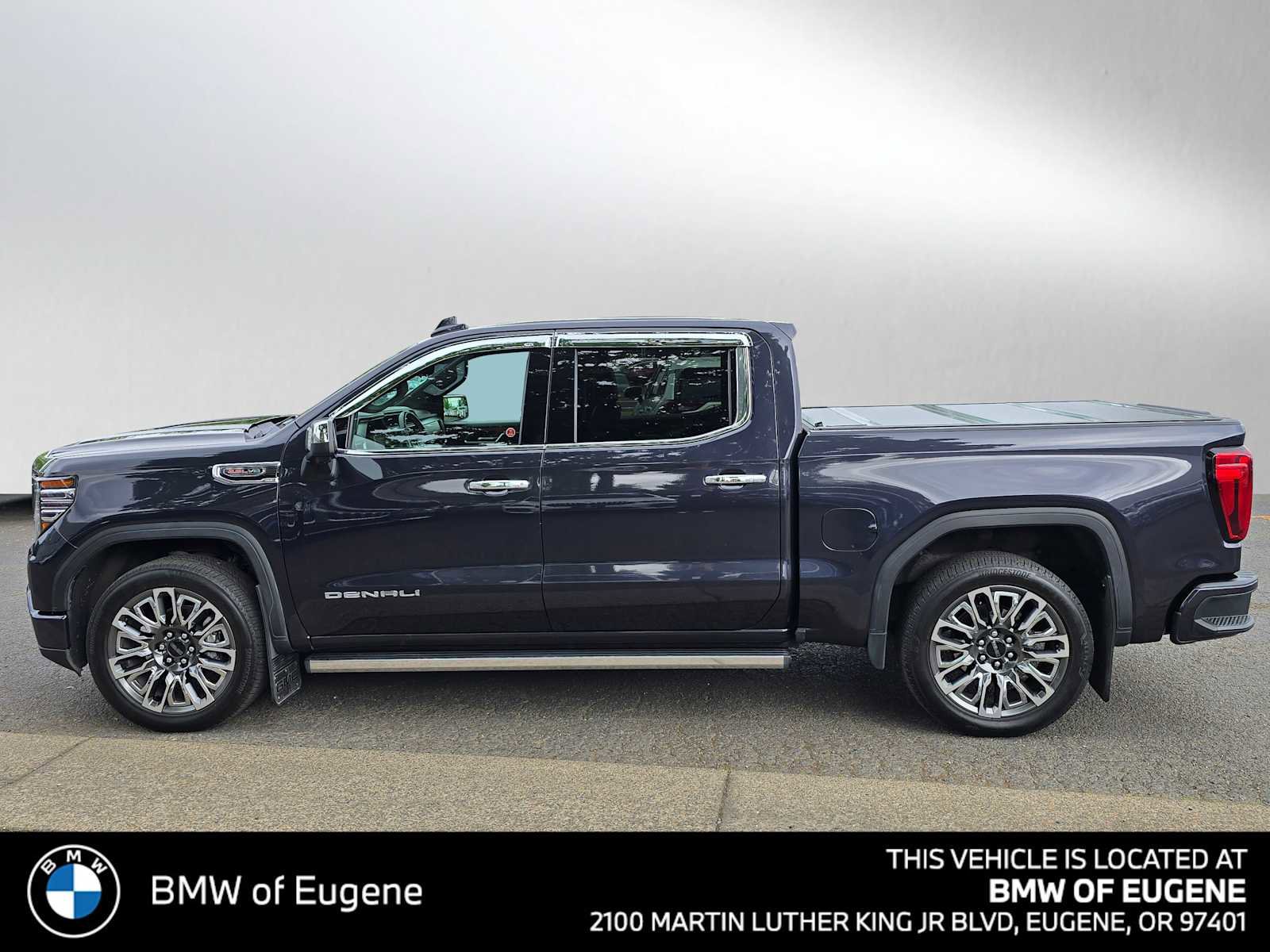 Used 2022 GMC Sierra 1500 Denali w/ Technology Package AWD/4WD image 6
