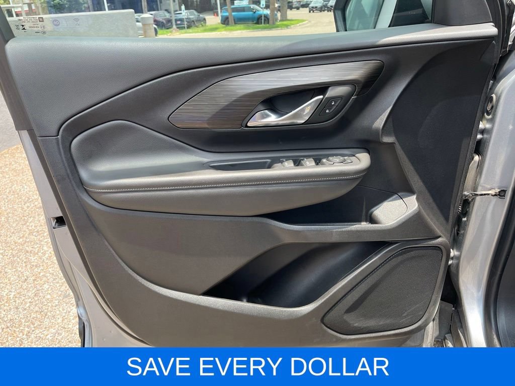 Used 2024 GMC Terrain SLE w/ LPO, Floor Liner Package FWD image 6