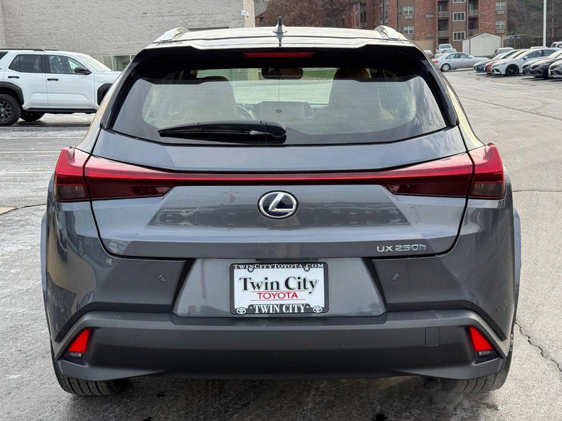 Used 2022 Lexus UX 250h w/ Premium Package image 5