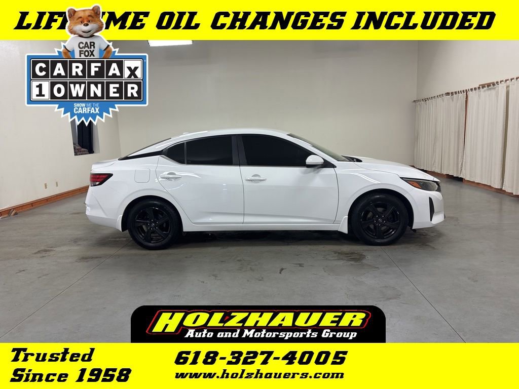 Used 2024 Nissan Sentra SV image 1