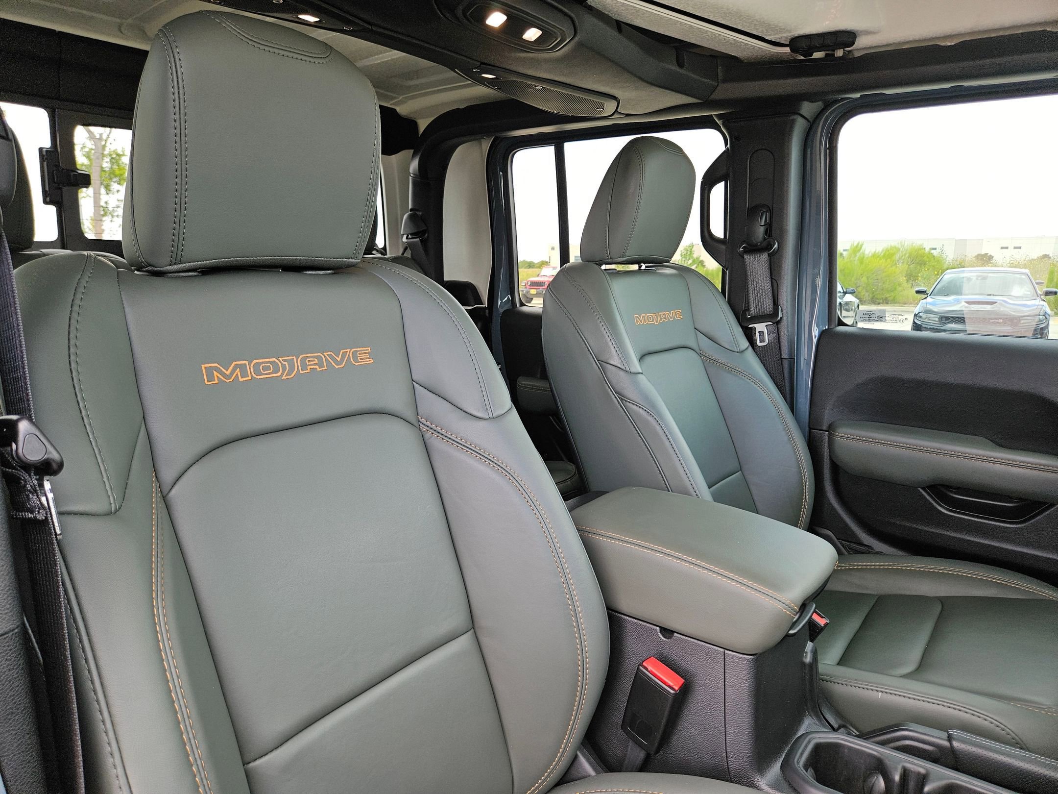 Certified 2024 Jeep Gladiator Mojave w/ Technology Group image 30