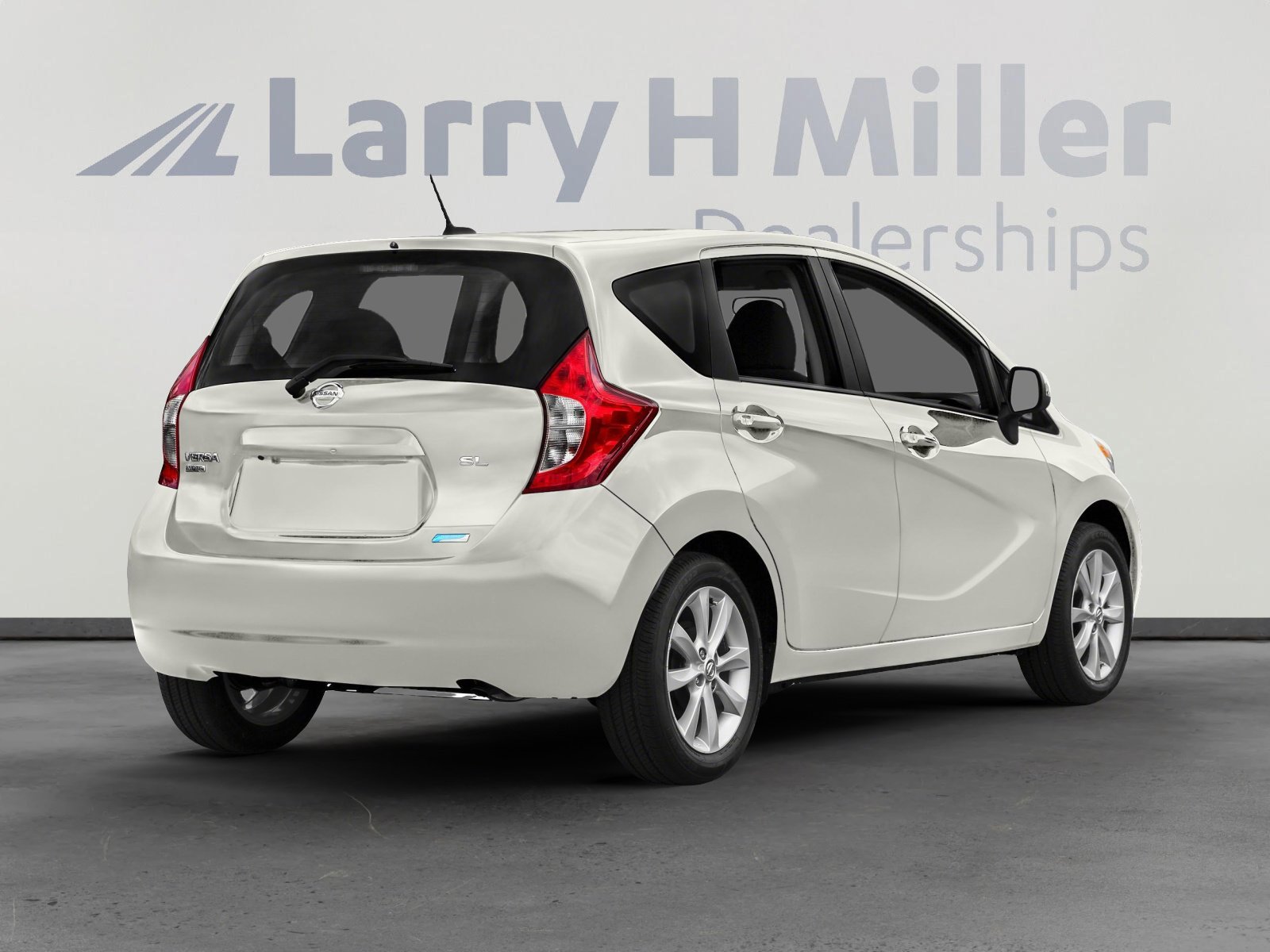 Used 2015 Nissan Versa Note SV image 2