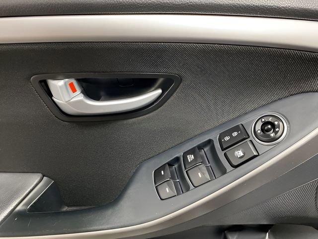 Used 2017 Hyundai Elantra GT FWD image 10