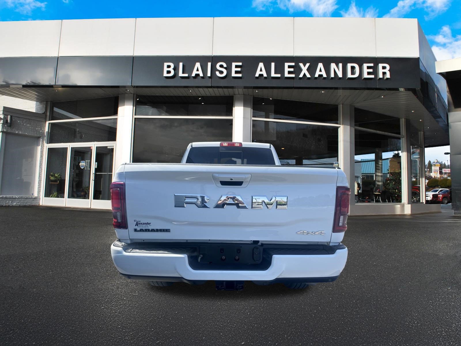 Used 2026 RAM 2500 Laramie AWD/4WD image 4