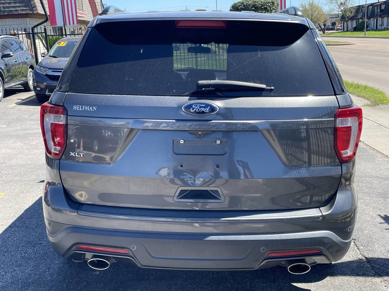 Used 2018 Ford Explorer XLT w/ Equipment Group 202A image 5