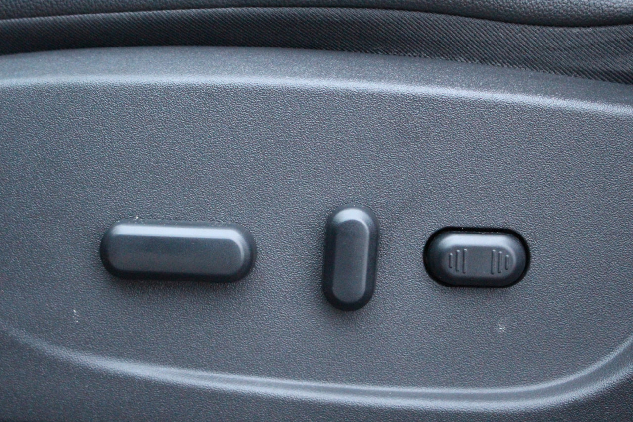 Used 2013 Ford C-MAX SEL image 16