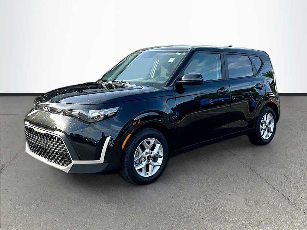 Certified 2025 Kia Soul LX w/ LX Technology Package image 3