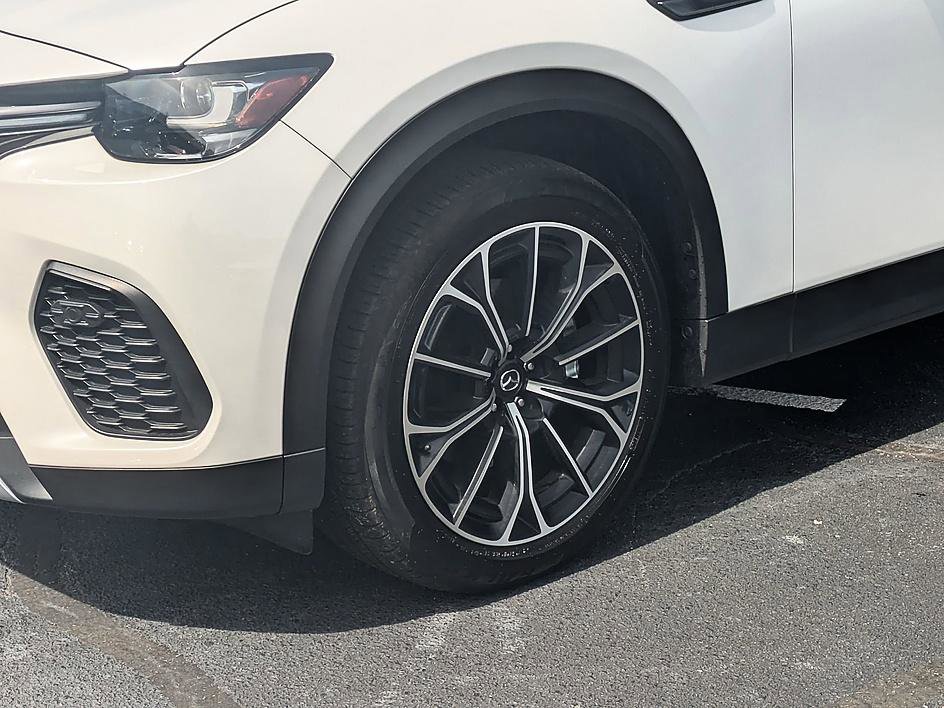 Certified 2025 MAZDA CX-70 Plug-In Hybrid w/ Premium Plus AWD/4WD image 9