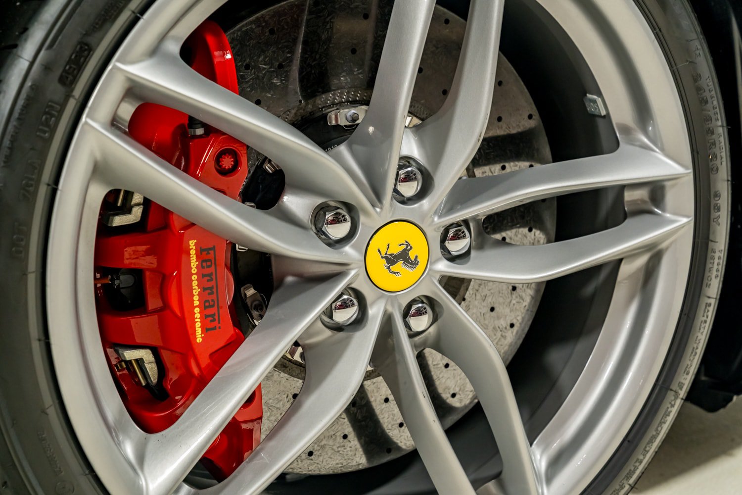 Used 2018 Ferrari 488 Spider RWD image 42