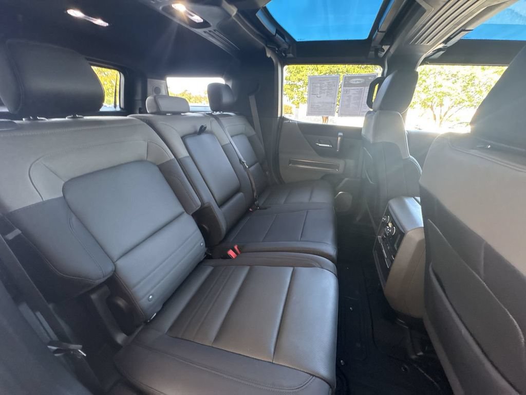 Certified 2025 GMC Hummer EV 2X AWD/4WD image 28