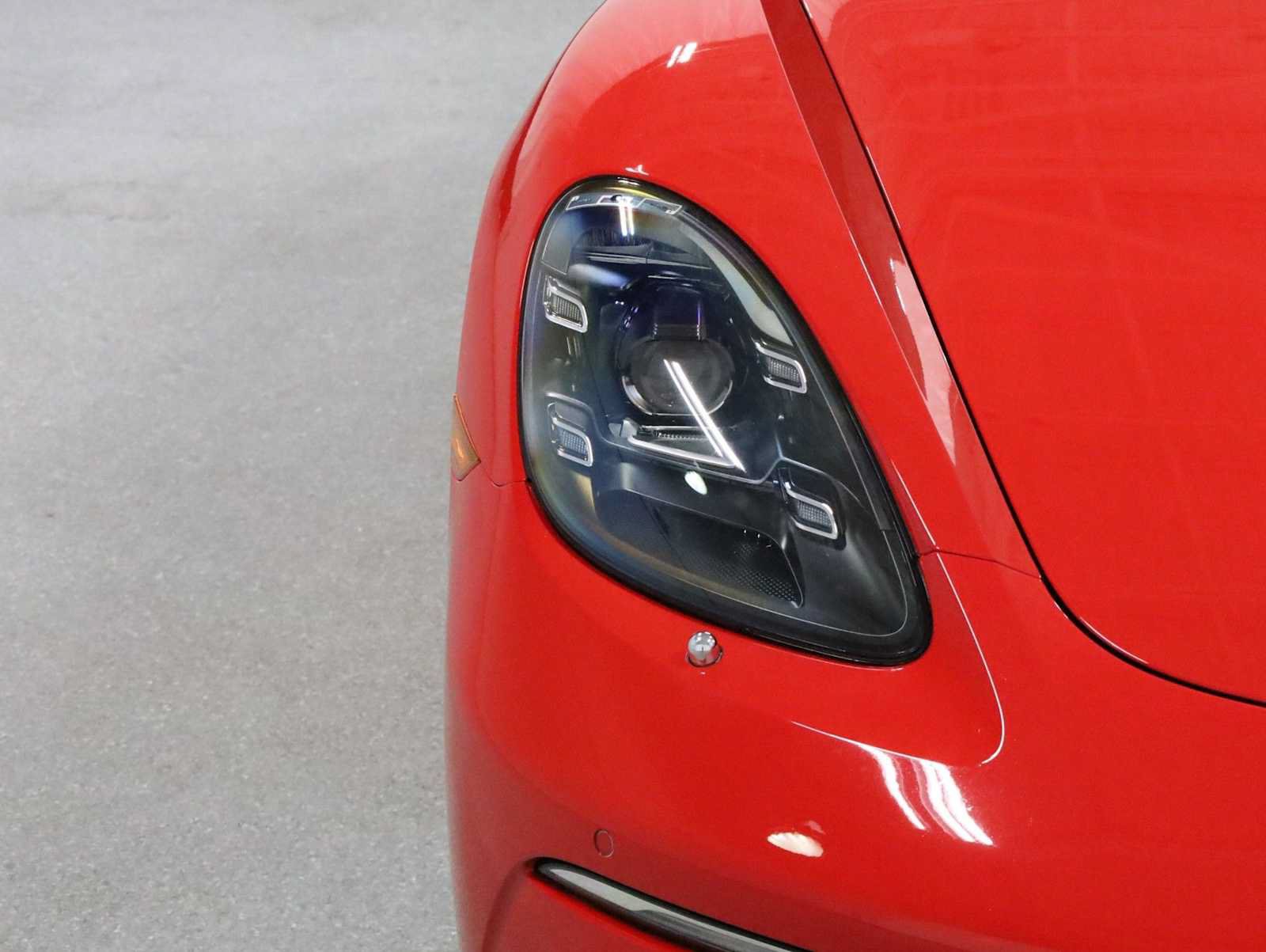 Certified 2018 Porsche 718 Cayman S RWD image 15
