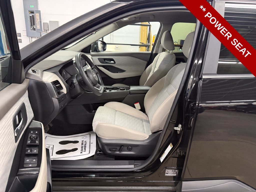 Used 2023 Nissan Rogue SV AWD/4WD image 13