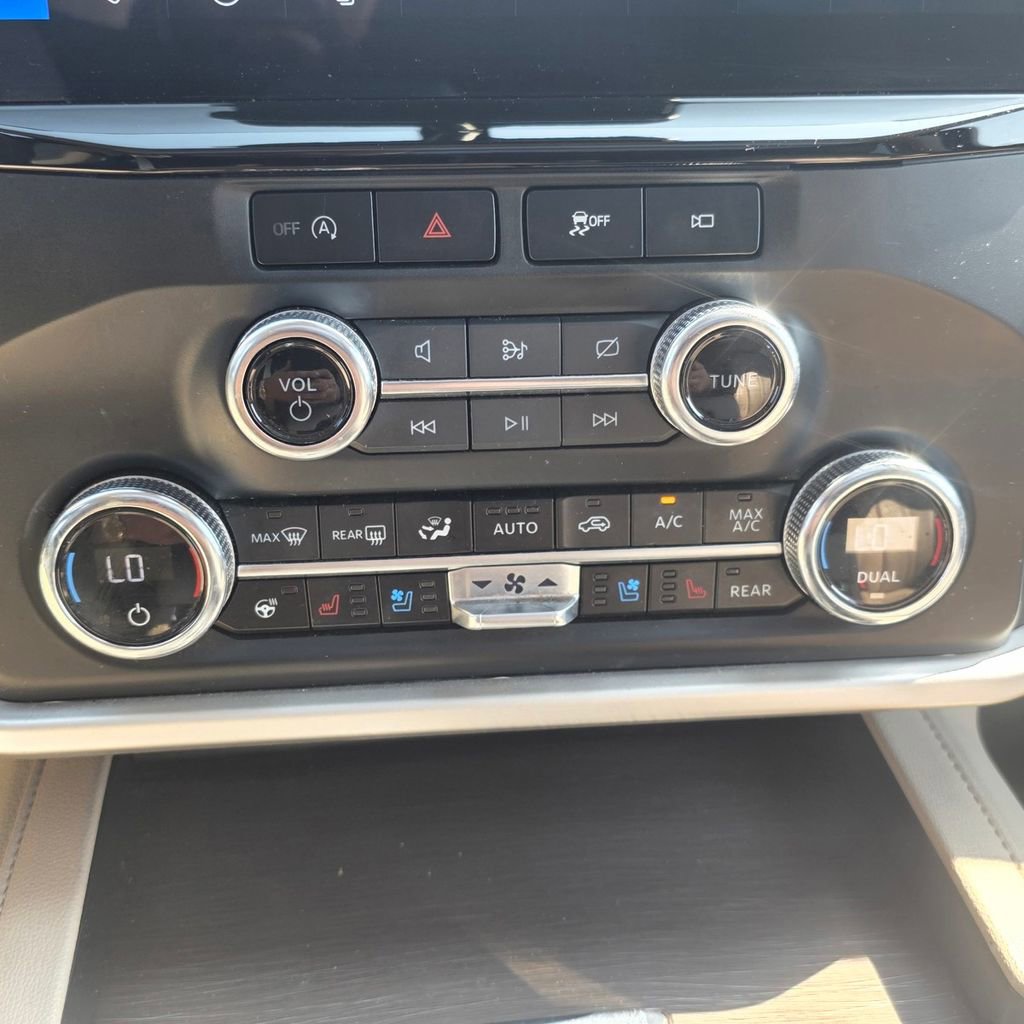 Used 2023 Ford Expedition Max Limited image 23