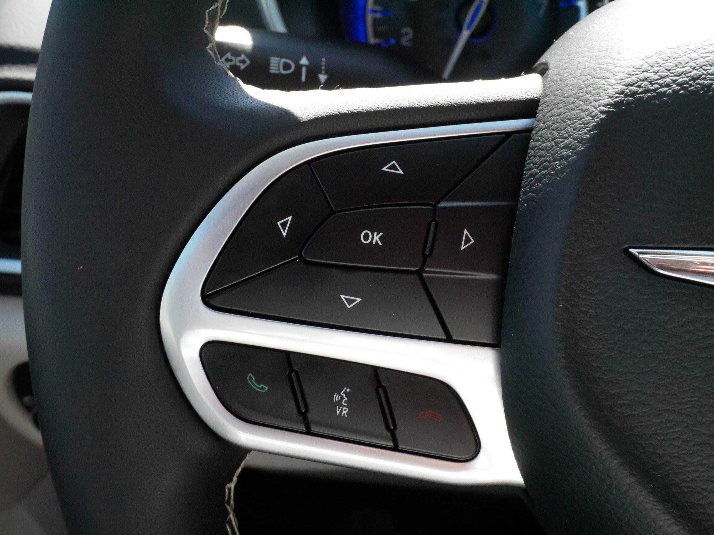 Used 2023 Chrysler Pacifica Touring-L FWD image 26