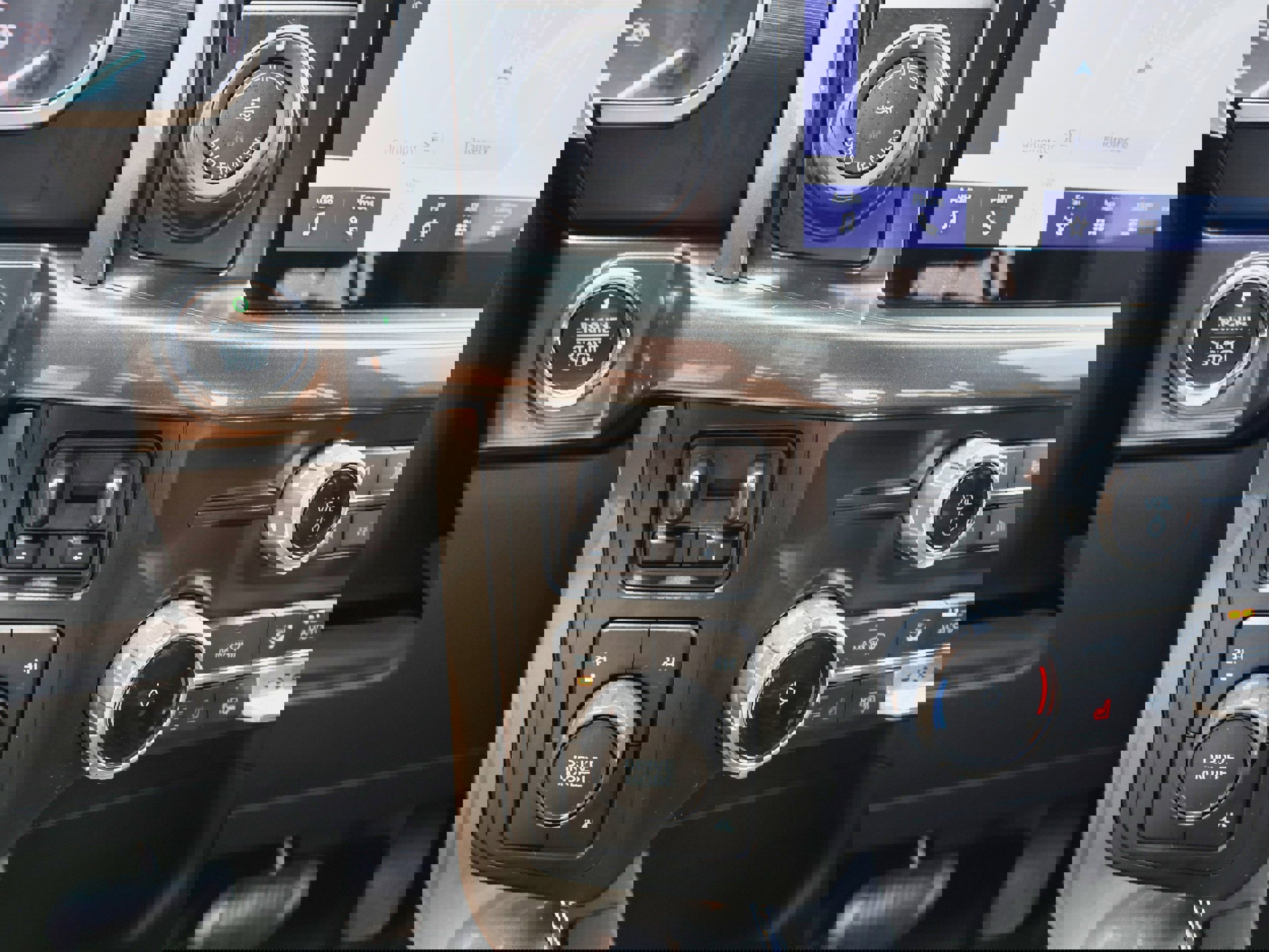 Used 2023 Ford F150 XLT w/ Equipment Group 302A High image 26