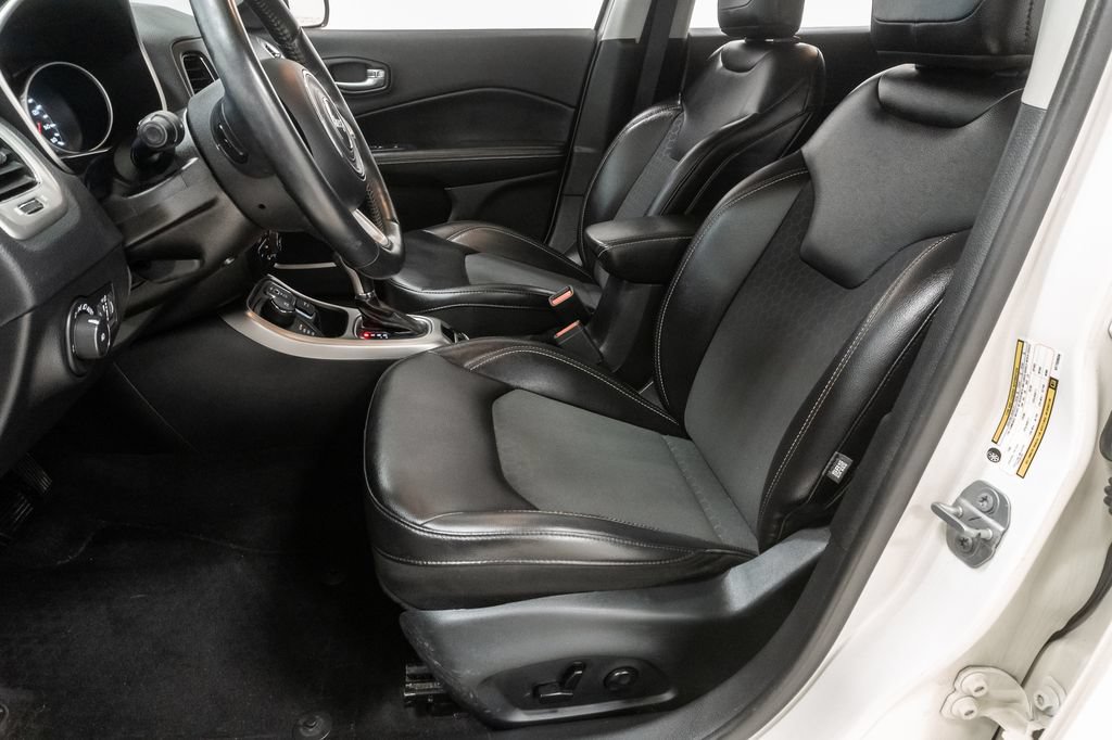 Used 2019 Jeep Compass Latitude w/ Popular Equipment Group AWD/4WD image 10