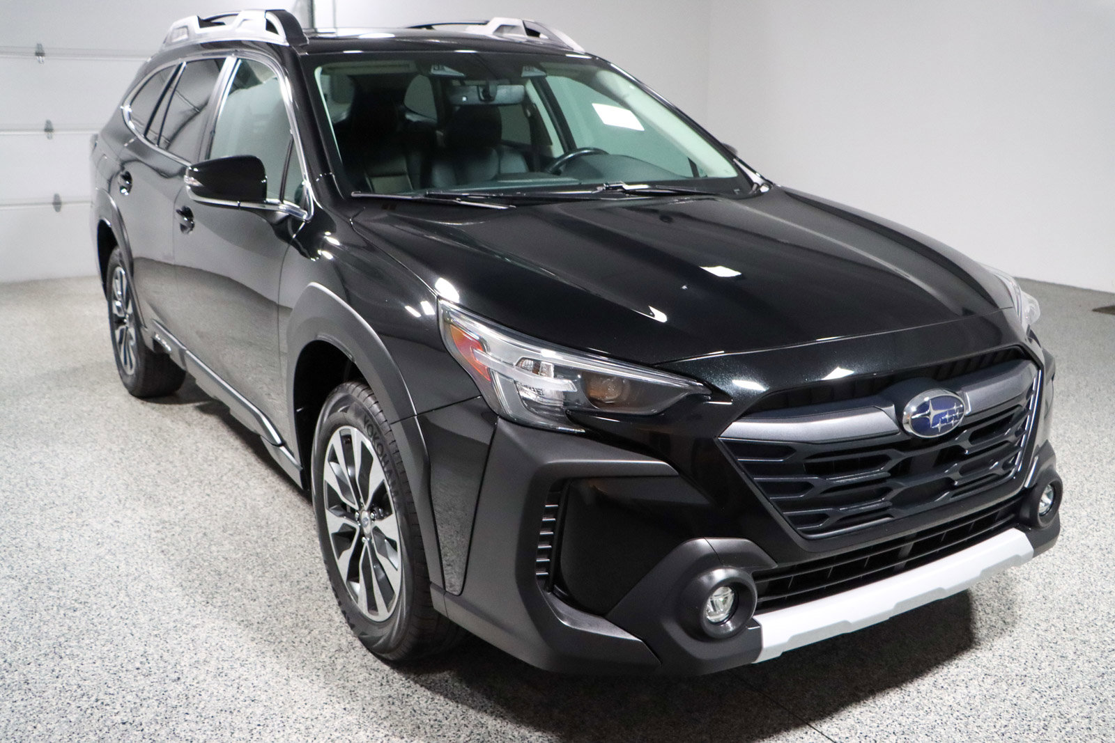 Used 2023 Subaru Outback Limited image 5