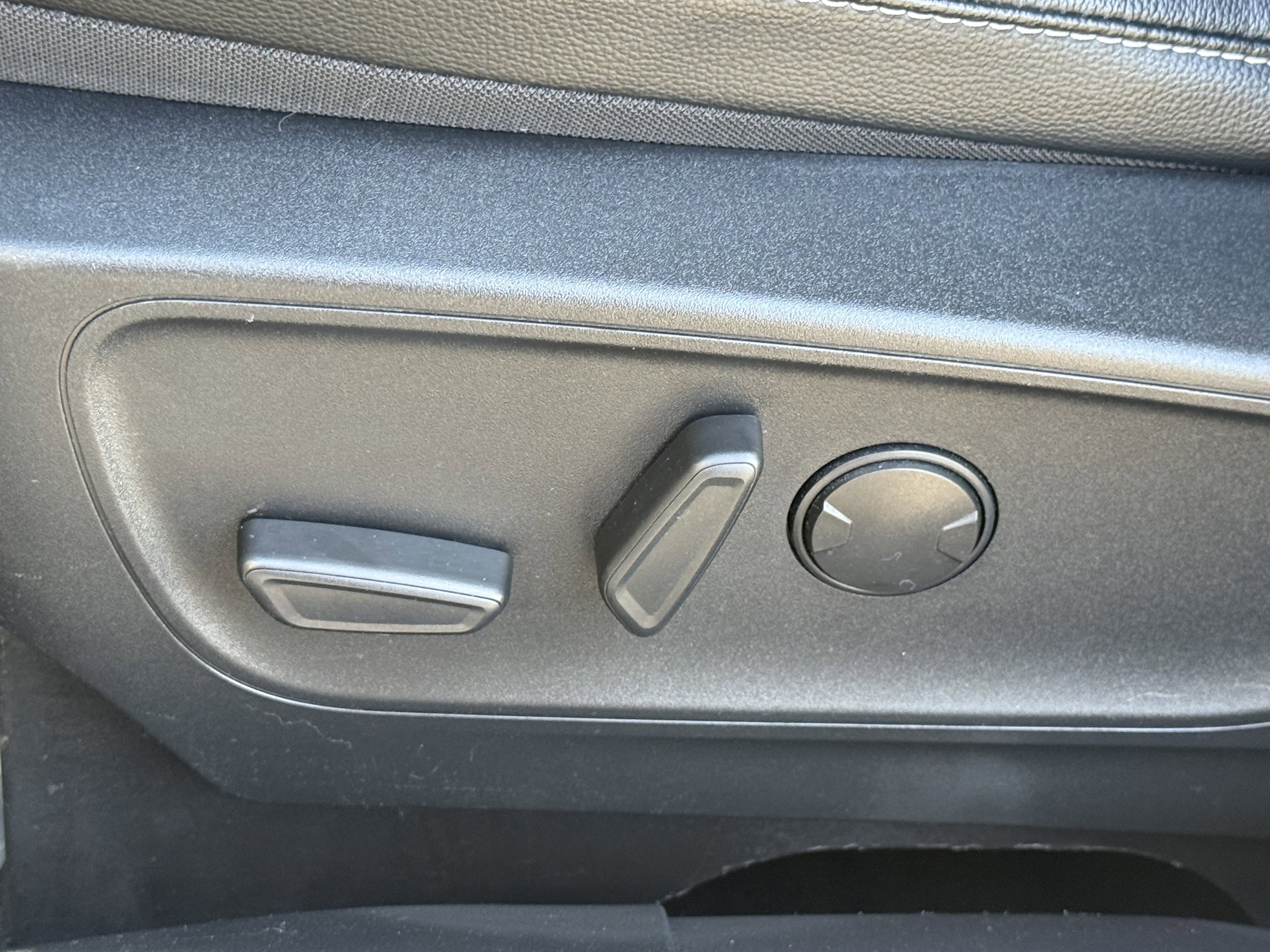 Used 2022 Ford Escape SEL w/ Technology Package image 15