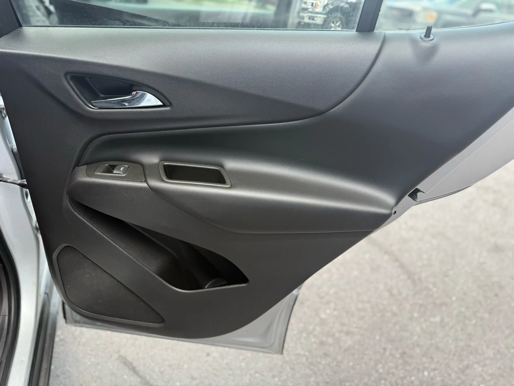 Used 2020 Chevrolet Equinox LT image 17