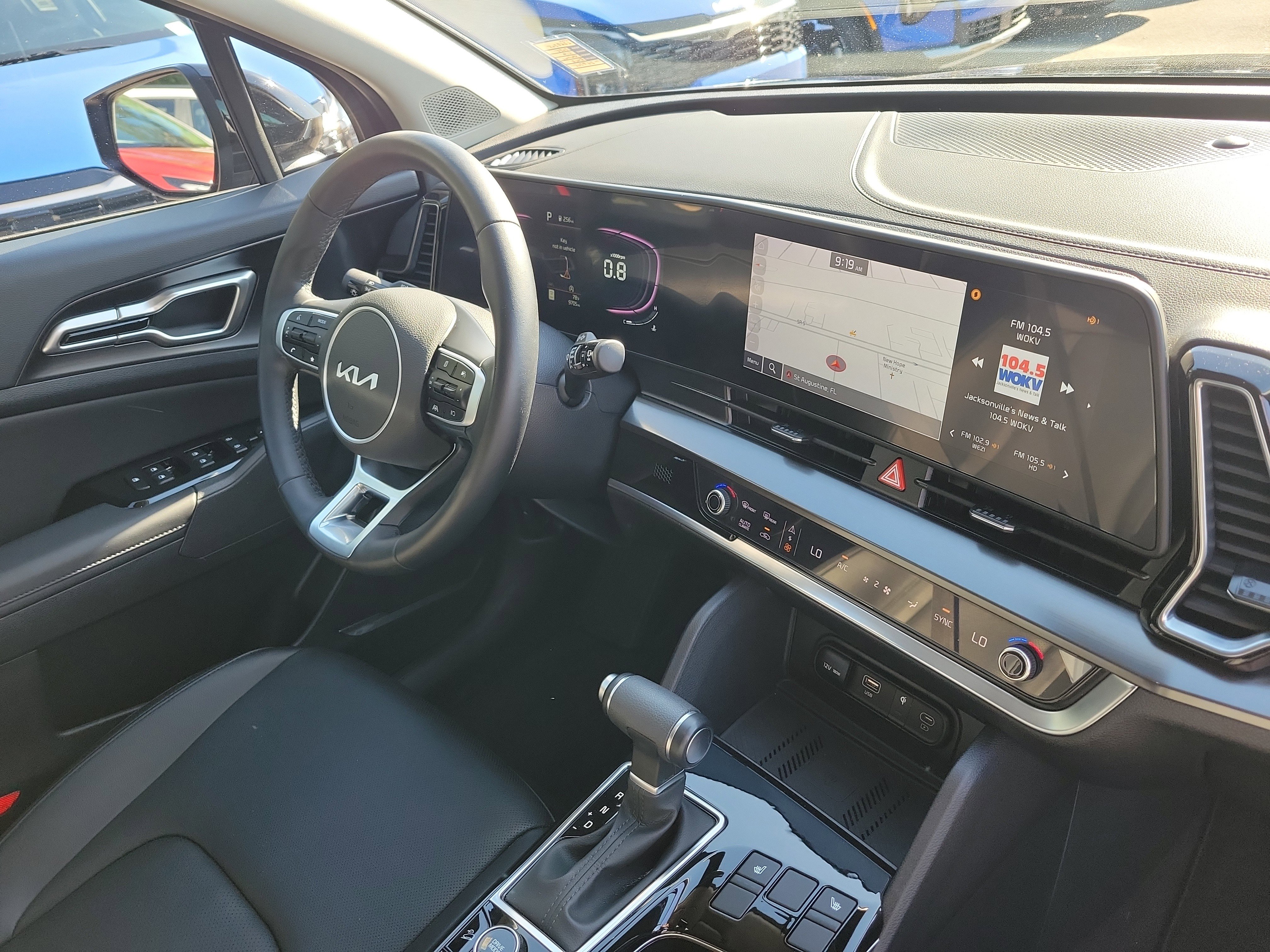 Certified 2025 Kia Sportage EX w/ Premium Package FWD image 8