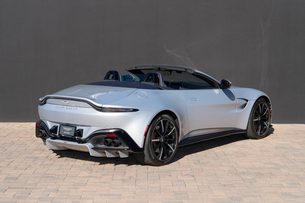 Used 2023 Aston Martin V8 Vantage Roadster RWD image 5