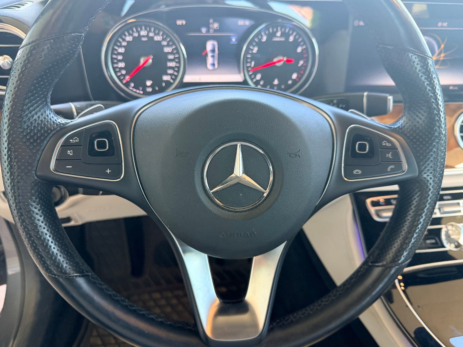 Used 2018 Mercedes-Benz E 400 4MATIC Sedan image 14