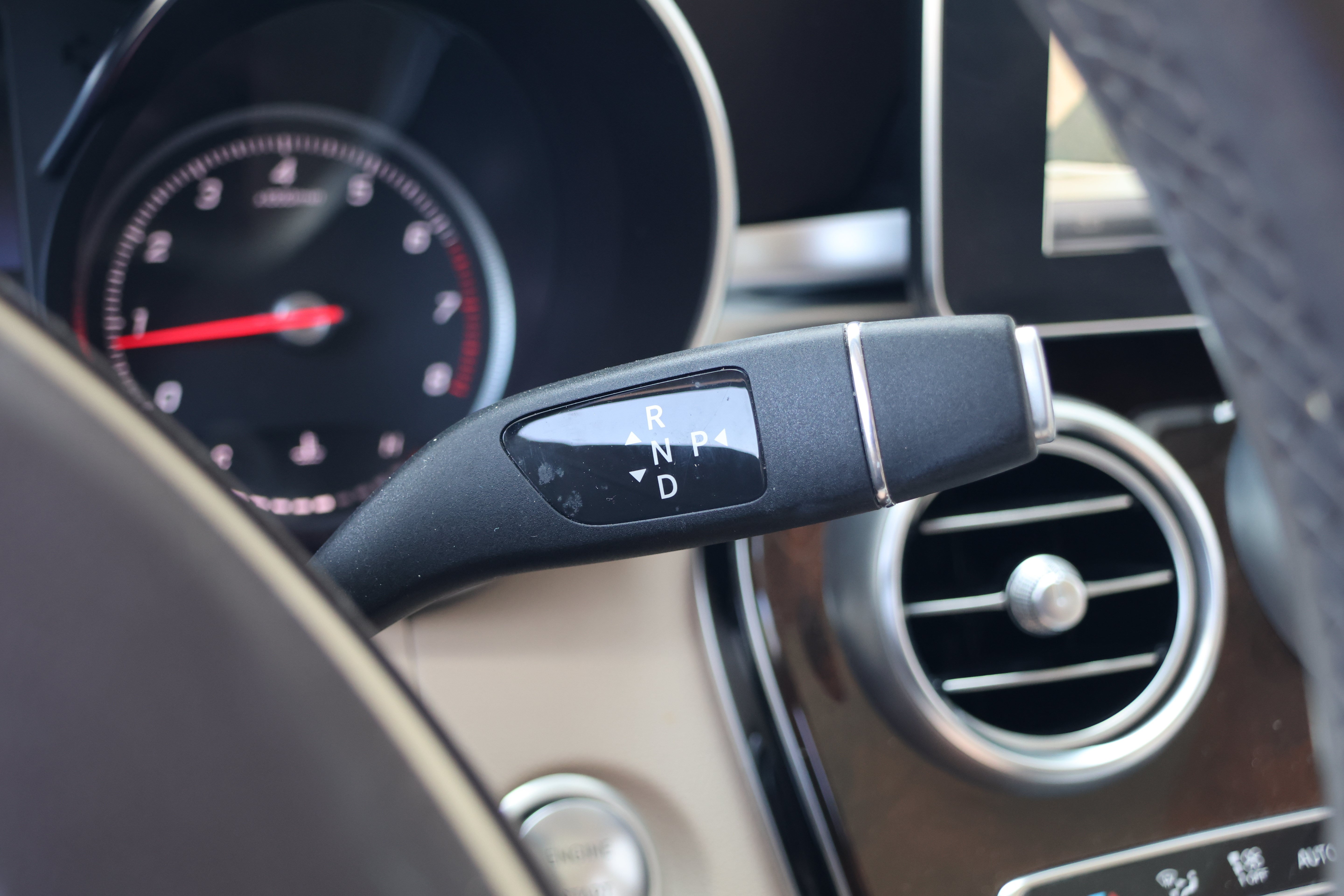 Used 2018 Mercedes-Benz GLC 300 4MATIC image 26