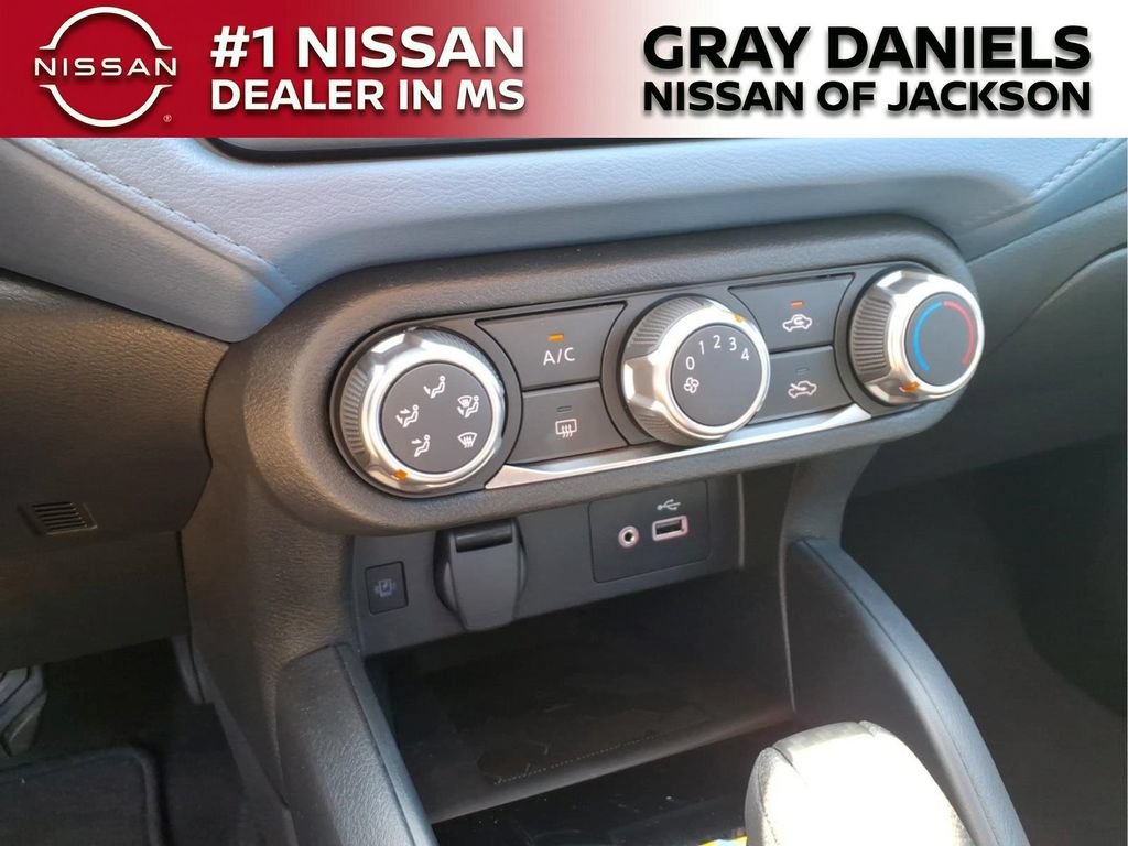 New 2025 Nissan Versa SV w/ Trunk Package FWD image 17