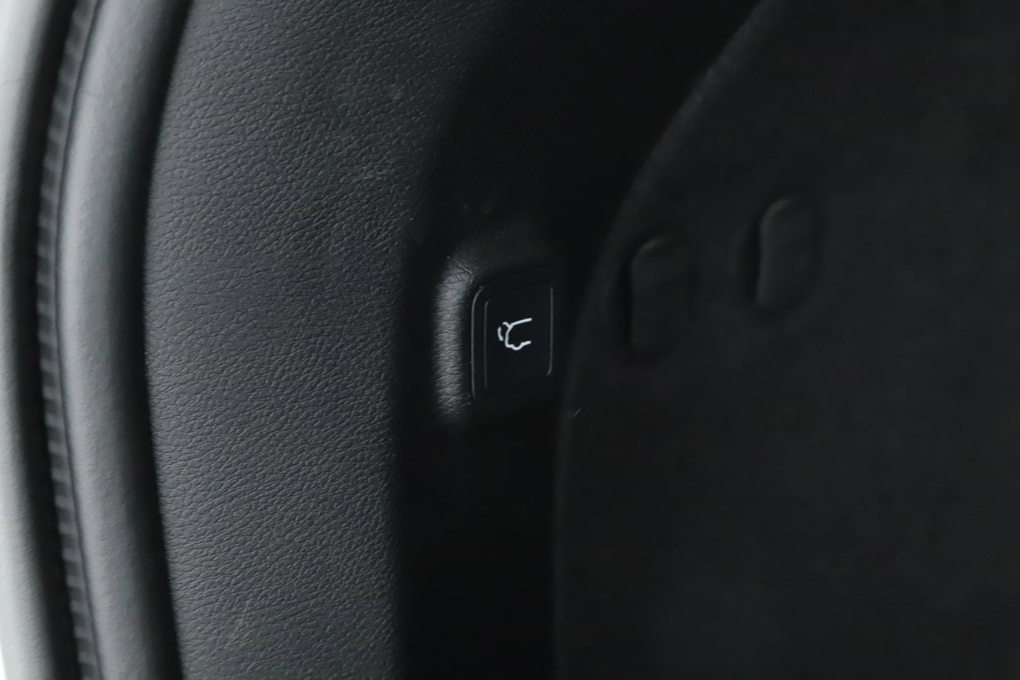 Used 2021 Jeep Cherokee Limited w/ Elite Package image 20