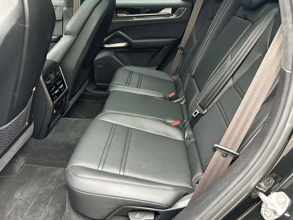 Certified 2025 Porsche Cayenne Turbo image 14