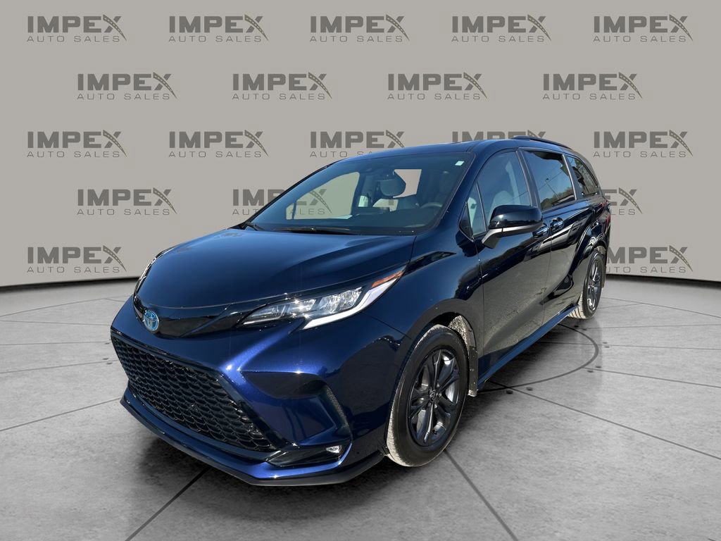 Used 2025 Toyota Sienna XSE AWD/4WD image 1