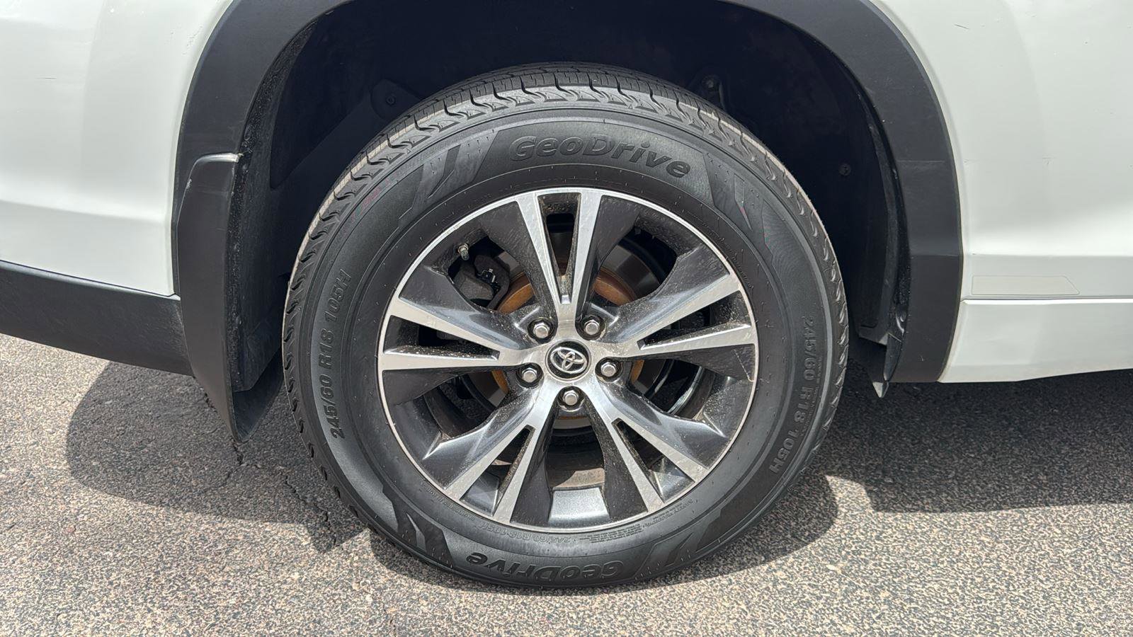 Used 2018 Toyota Highlander LE image 9